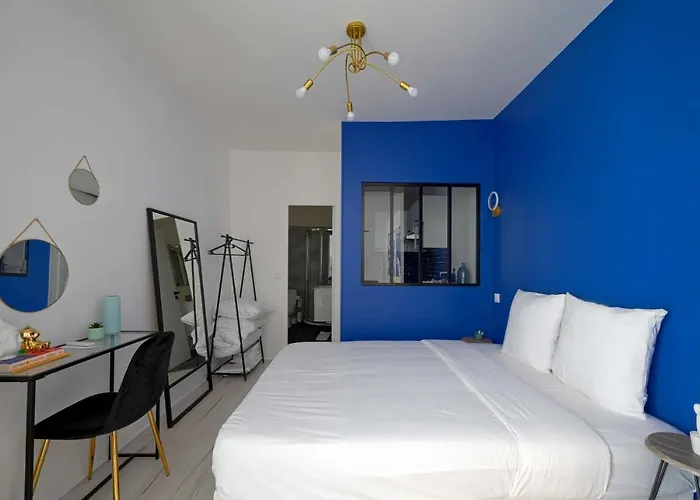 Modern Large Studio Apartment For 3